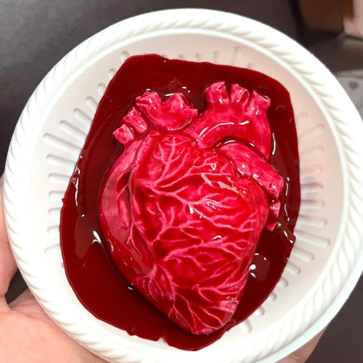 Halloween Creepy Beating Heart Plate